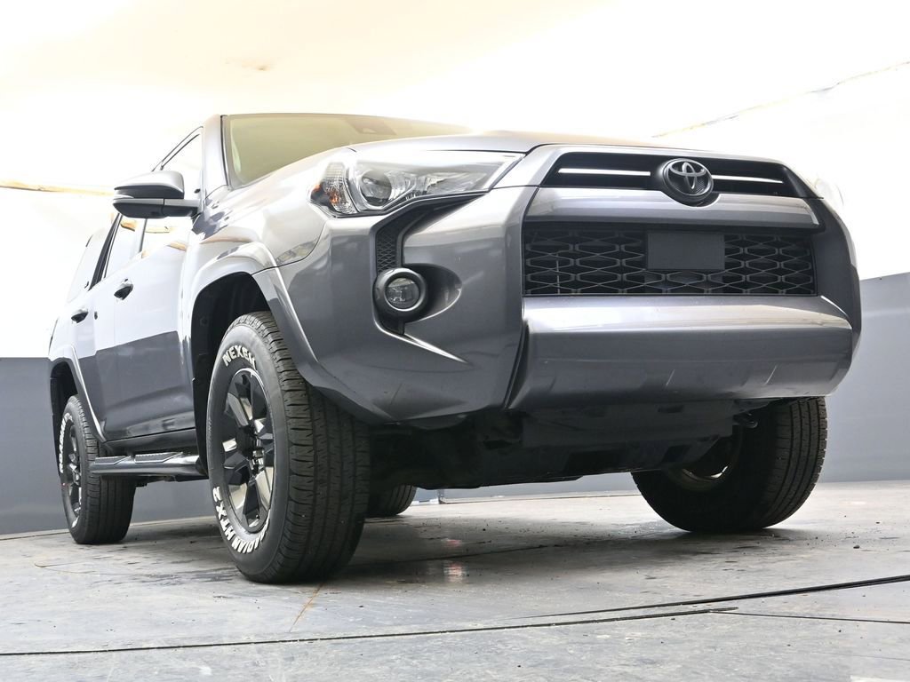 Used 2021 Toyota 4Runner SR5 Premium w/ Moonroof Package AWD/4WD image 37