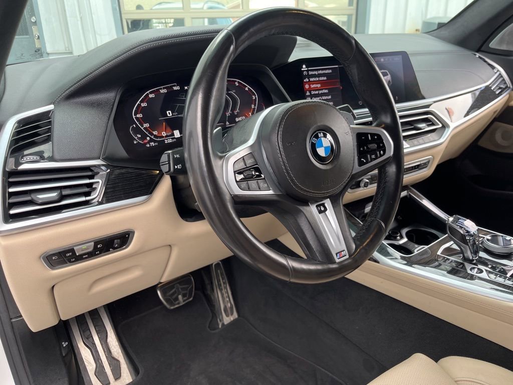 Used 2021 BMW X7 M50i w/ Executive Package image 2