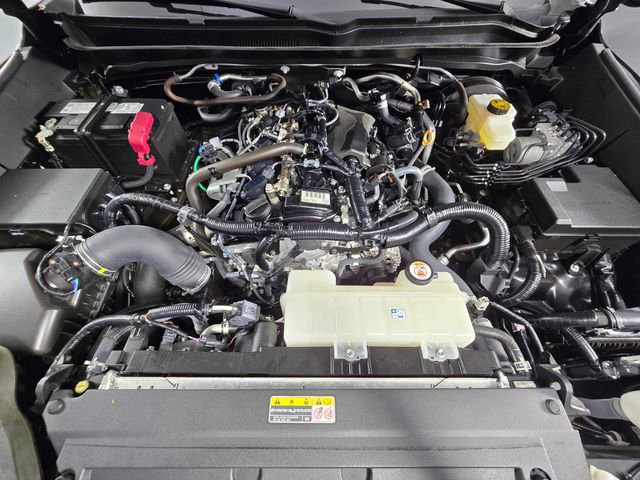 Used 2024 Toyota Tacoma TRD Off-Road AWD/4WD image 14