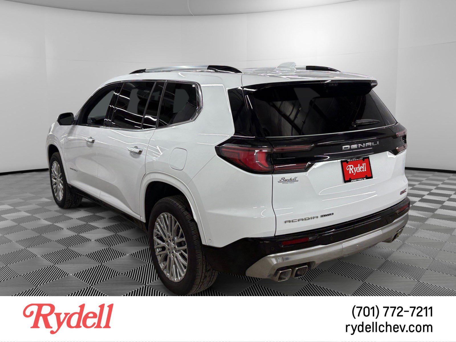 Certified 2026 GMC Acadia Denali w/ Super Cruise Package AWD/4WD image 3