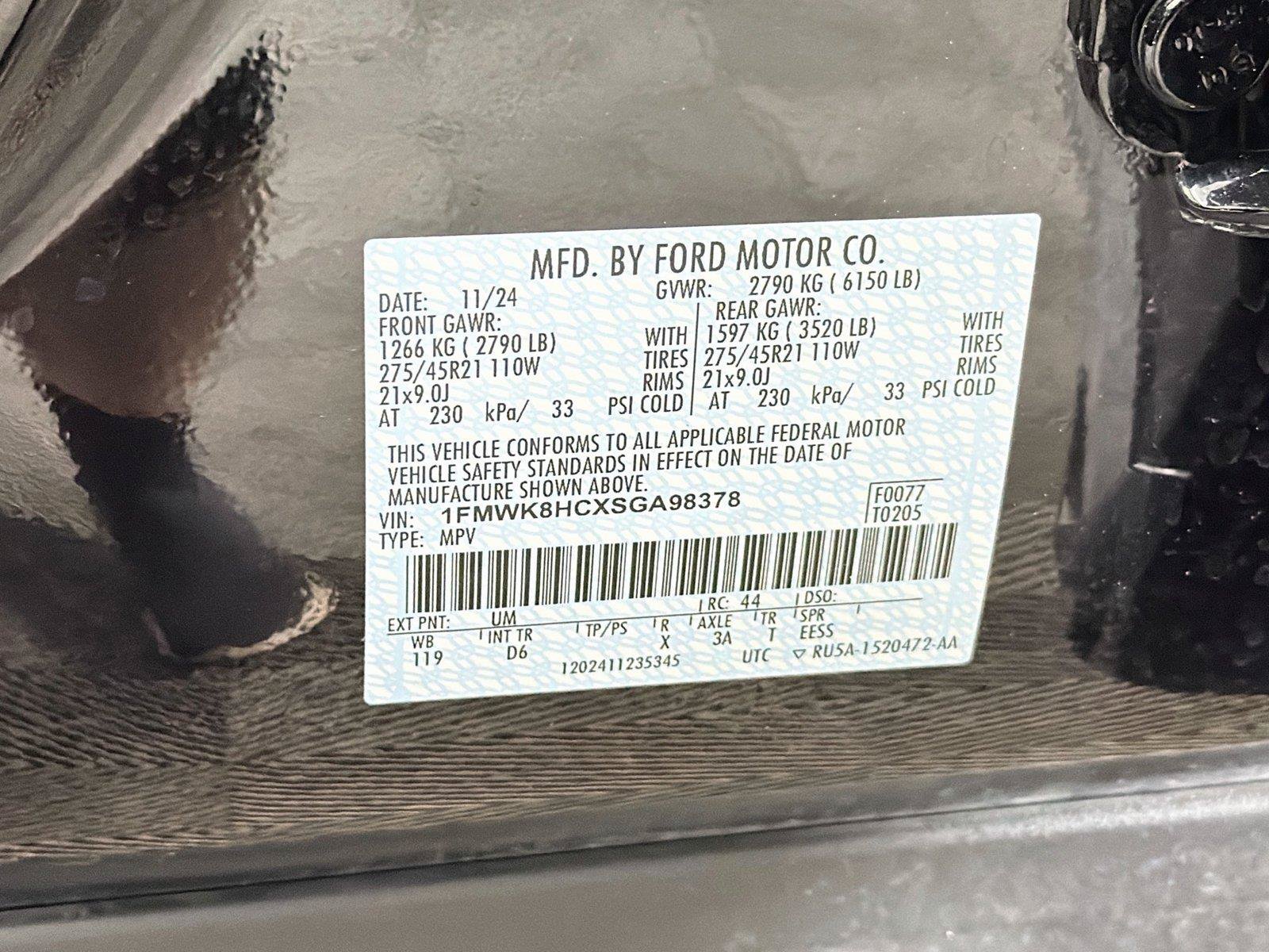 Used 2025 Ford Explorer Platinum w/ Ultimate Package AWD/4WD image 40