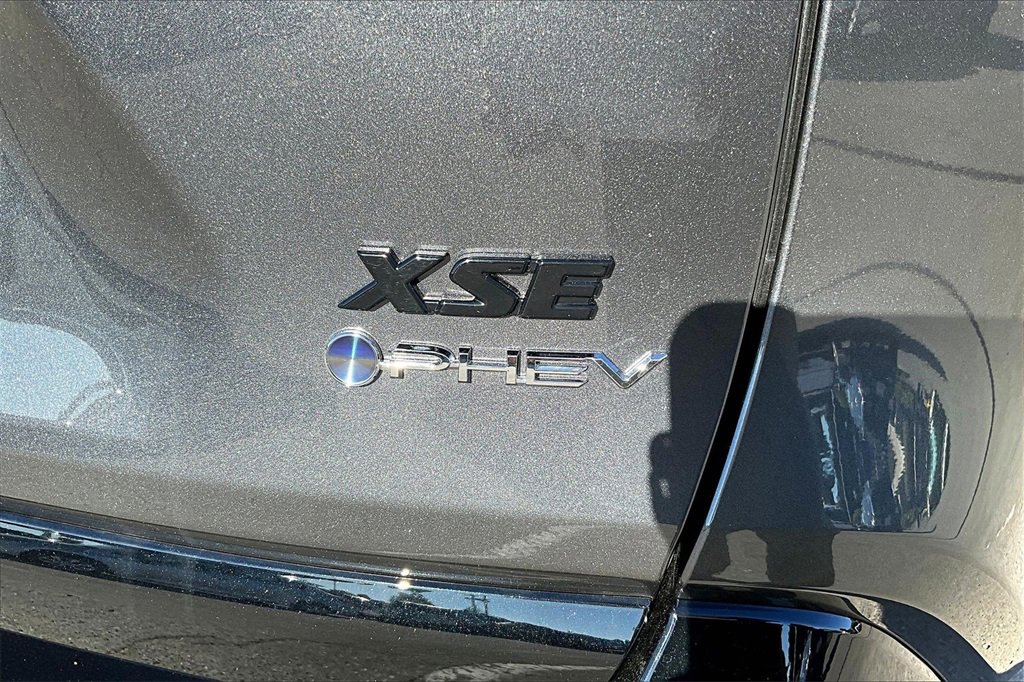 Certified 2025 Toyota RAV4 XSE image 24