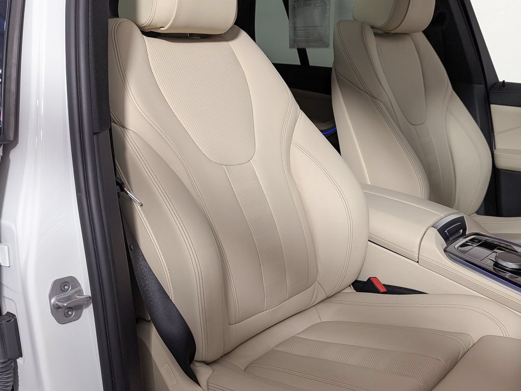 Used 2021 BMW X5 xDrive40i w/ Premium Package AWD/4WD image 26