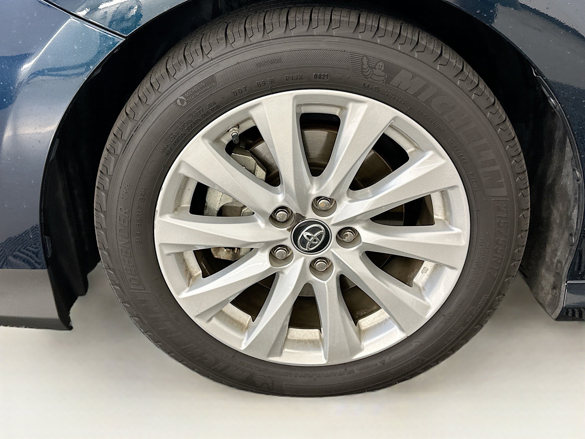 Used 2018 Toyota Camry LE FWD image 11