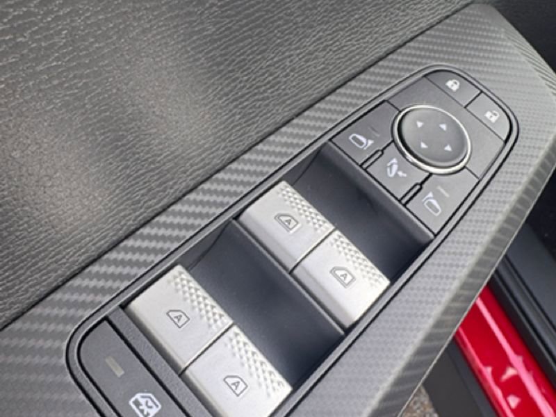 New 2026 Mitsubishi Outlander LE image 14