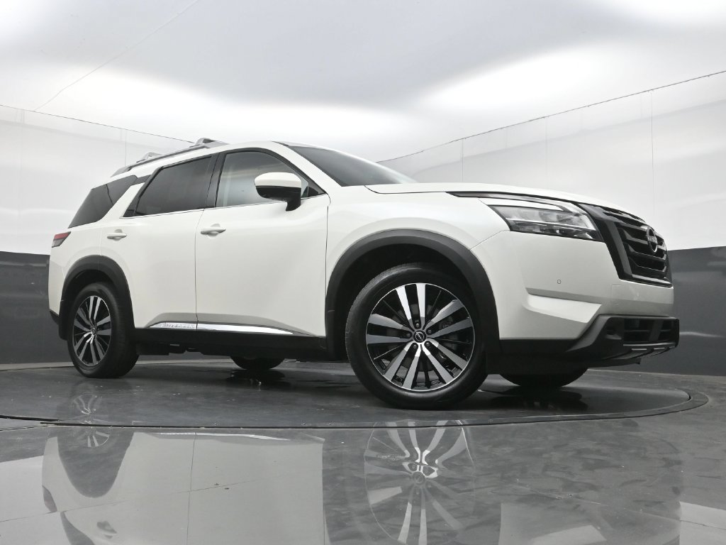 Used 2024 Nissan Pathfinder Platinum FWD image 29
