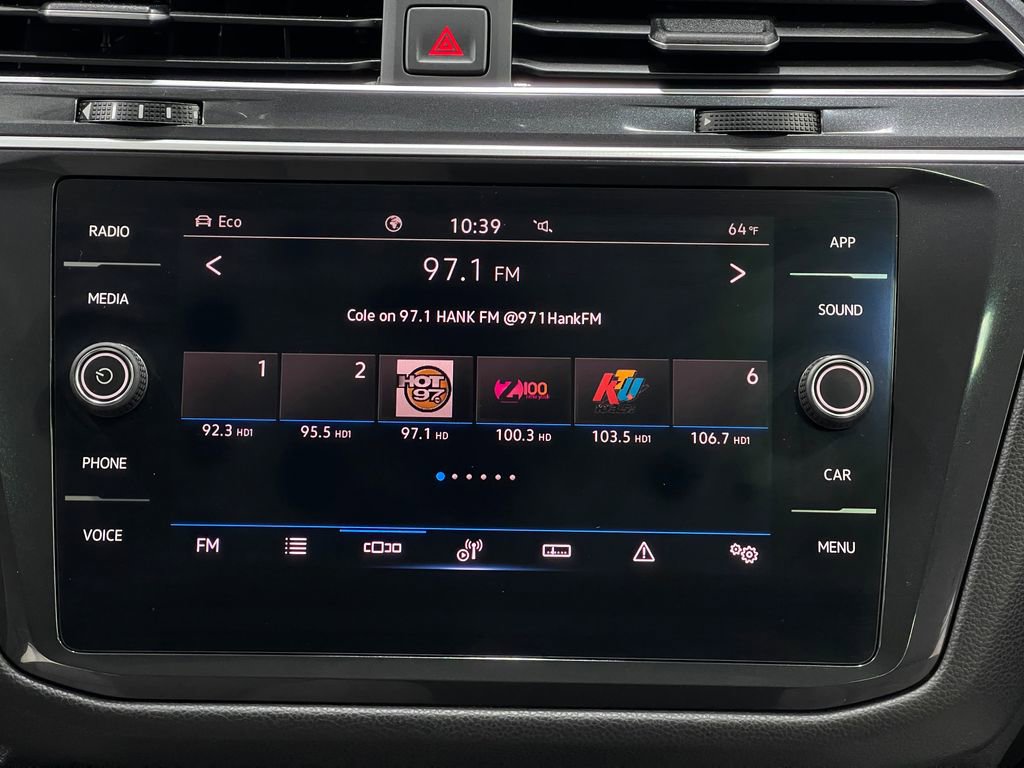 Used 2021 Volkswagen Tiguan SE w/ Panoramic Sunroof Package image 22