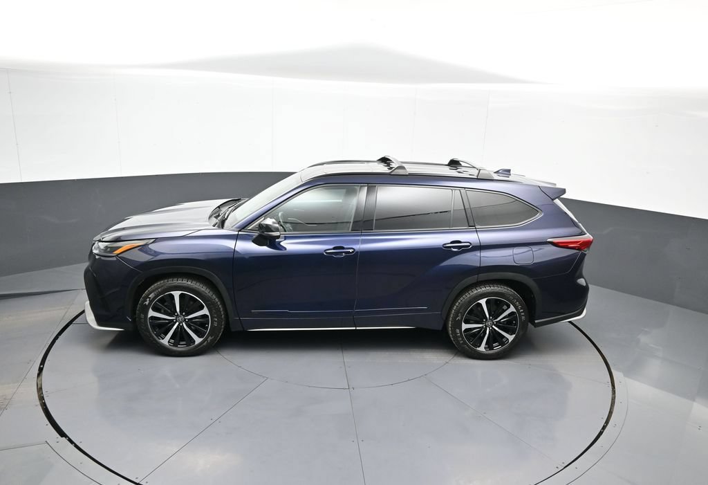 Used 2021 Toyota Highlander XSE AWD/4WD image 43