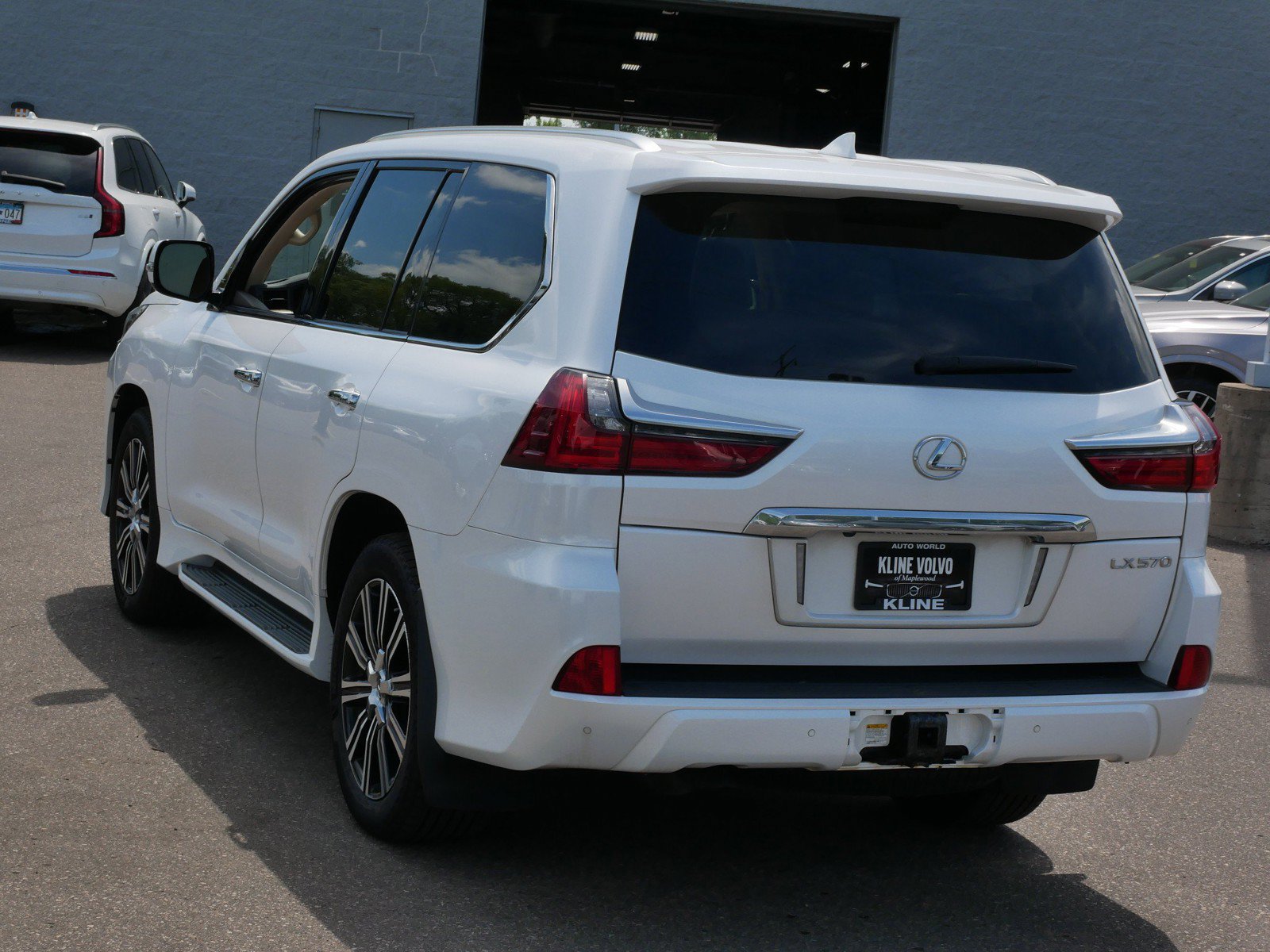 Used 2021 Lexus LX 570 4WD w/ Luxury Package image 5
