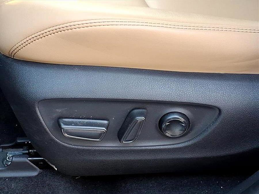 Used 2021 Toyota RAV4 XLE Premium image 21