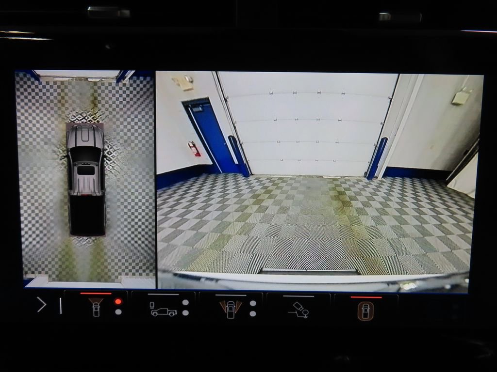 Used 2025 GMC Sierra 3500 Denali image 15