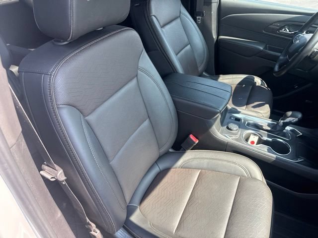 Used 2023 Chevrolet Traverse High Country w/ LPO, Floor Liner Package FWD image 16