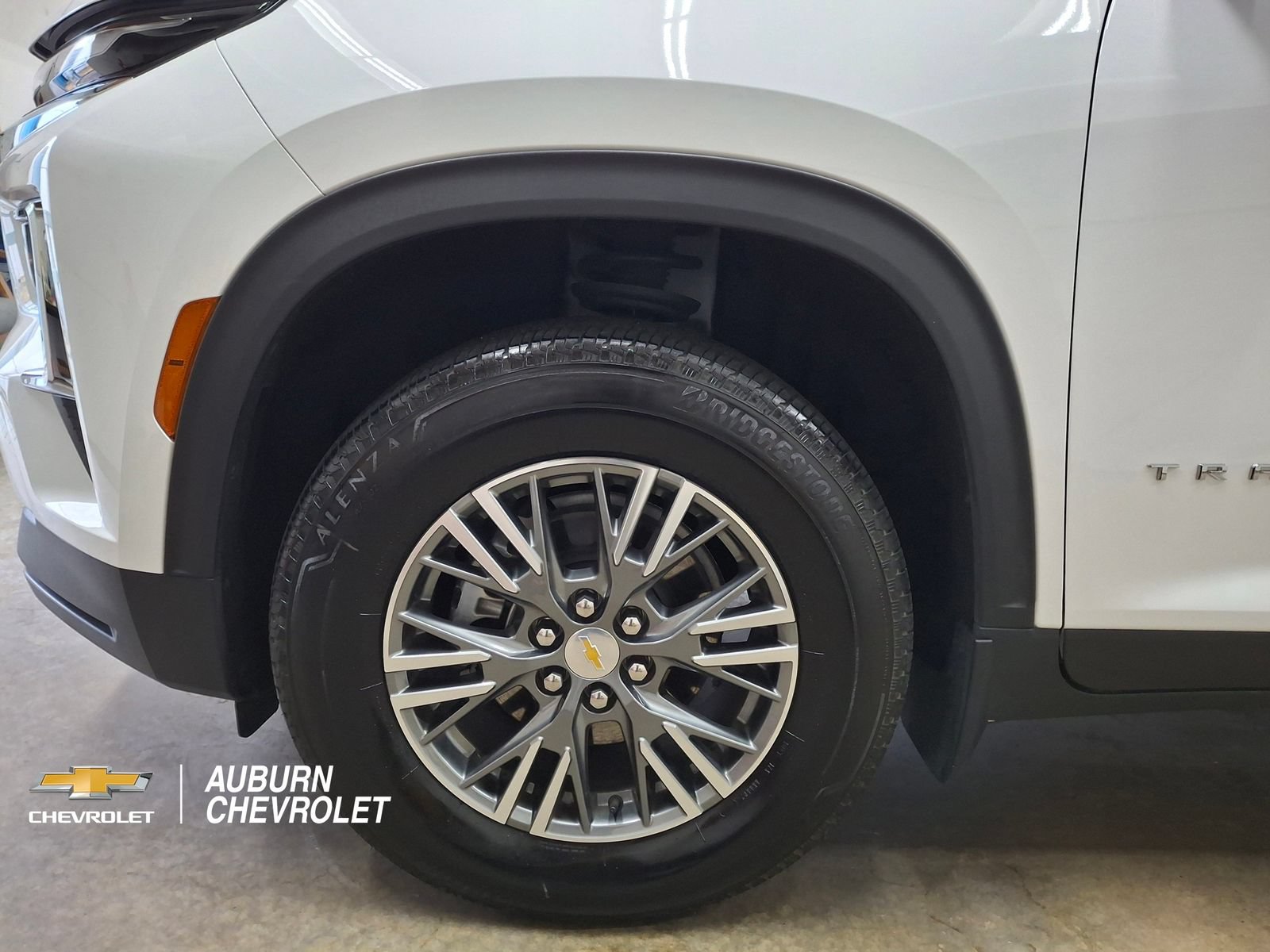 Used 2025 Chevrolet Traverse LT w/ Driver Confidence Package FWD image 25