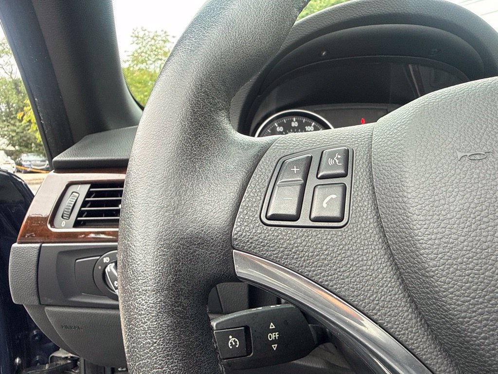 Used 2013 BMW 328i Convertible RWD image 24