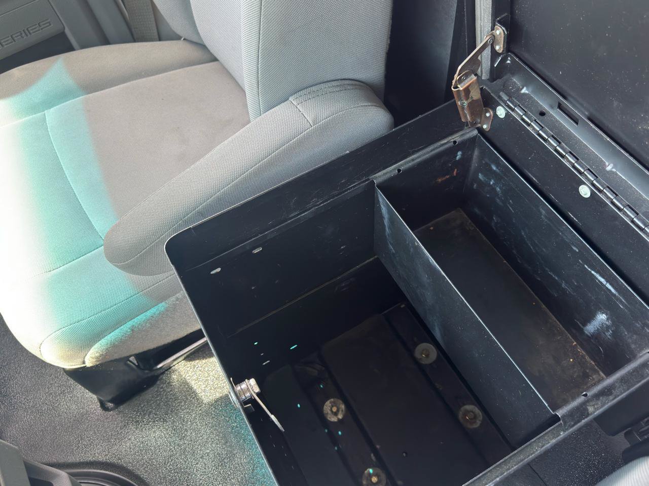 Used 2011 Ford E-250 and Econoline 250 w/ PWR Group RWD image 24