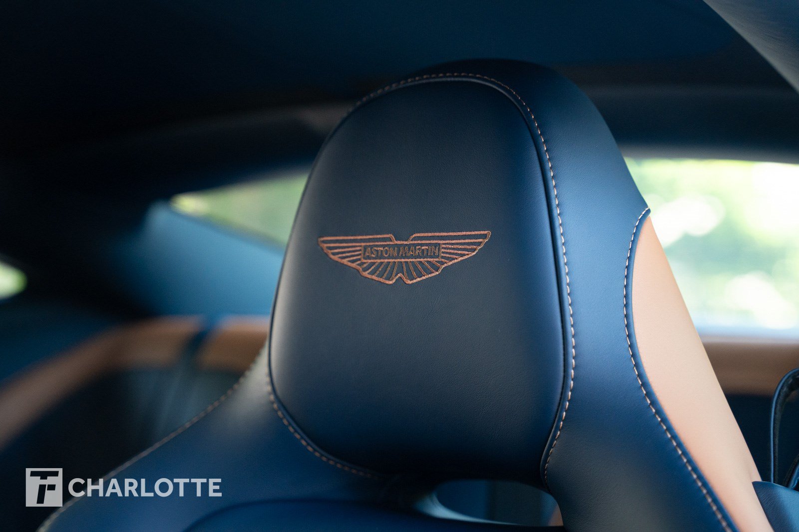 Used 2025 Aston Martin DB12 Coupe RWD image 22