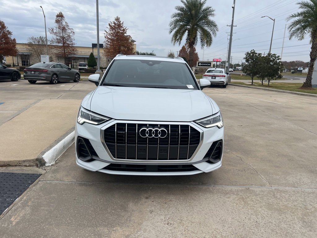 Used 2025 Audi Q3 2.0T Premium w/ Convenience Package image 2