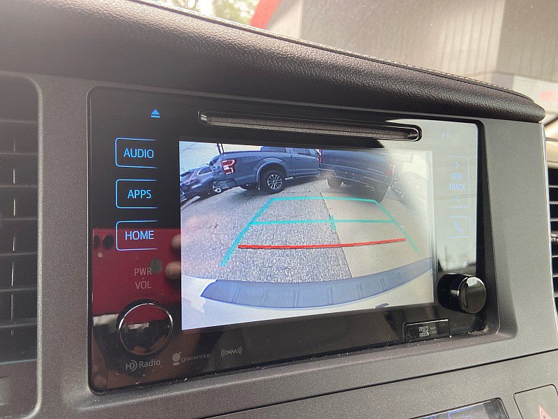 Used 2017 Toyota Sienna XLE w/ XLE Navigation Package FWD image 15