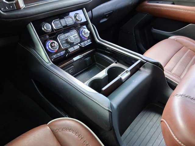 Used 2023 GMC Yukon XL Denali Ultimate image 8