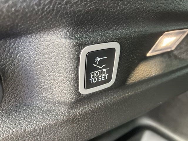 Used 2023 Jeep Grand Cherokee L Laredo AWD/4WD image 28