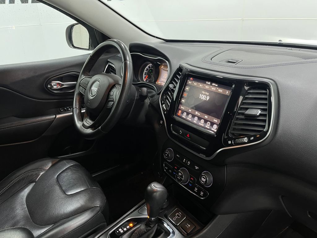 Used 2019 Jeep Cherokee Limited image 19