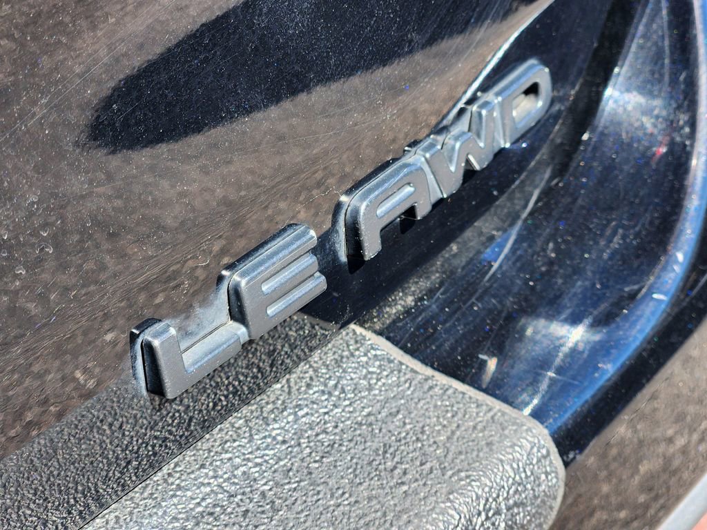 Used 2021 Toyota Highlander LE AWD/4WD image 31