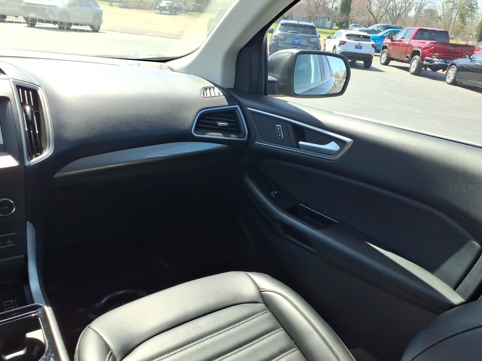 Used 2020 Ford Edge SEL AWD/4WD image 12