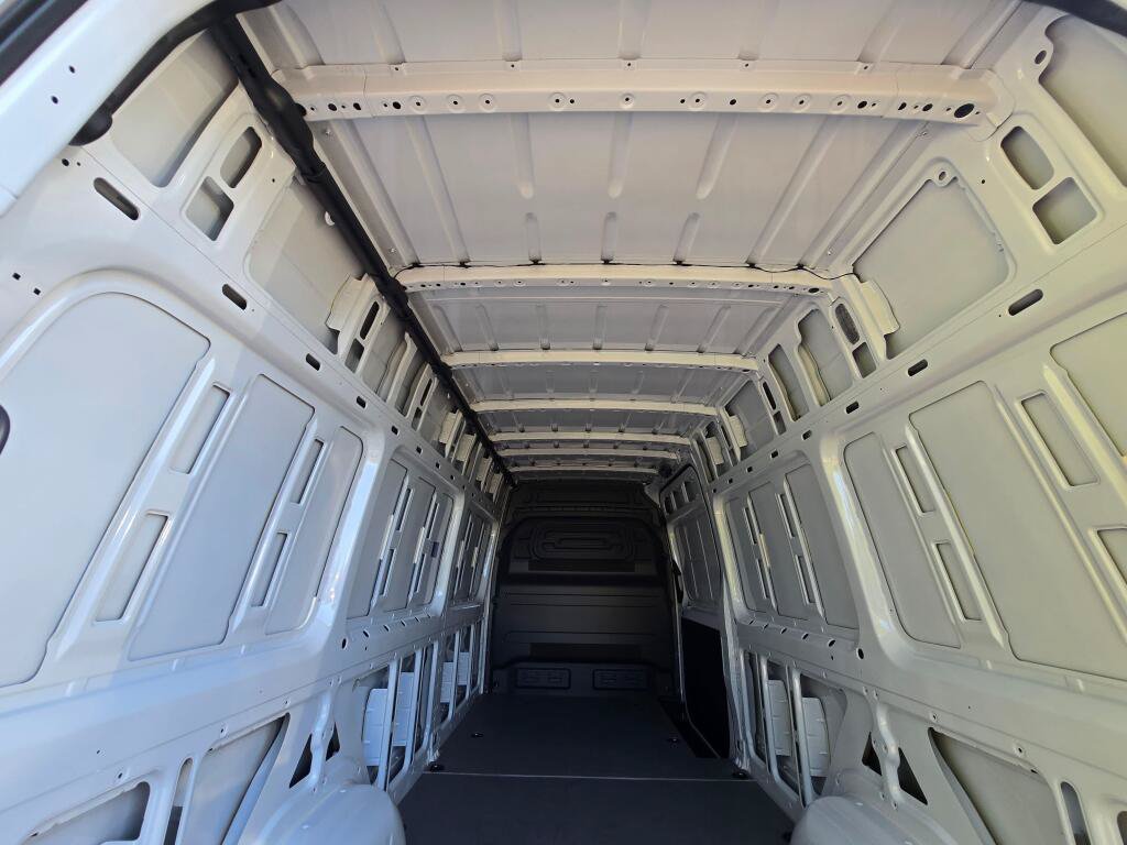 New 2025 Mercedes-Benz eSprinter 170 Cargo image 20