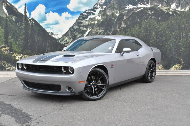 Used 2016 Dodge Challenger R/T w/ Driver Convenience Group image 6