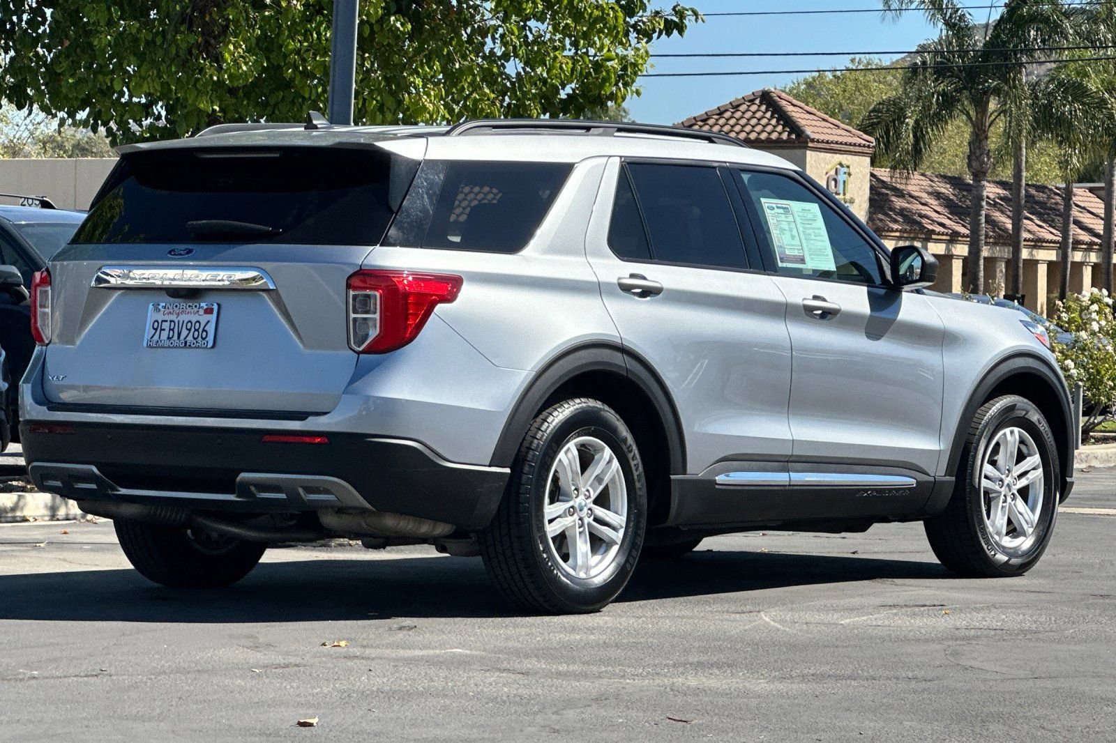 Used 2023 Ford Explorer XLT w/ Equipment Group 202A RWD image 4