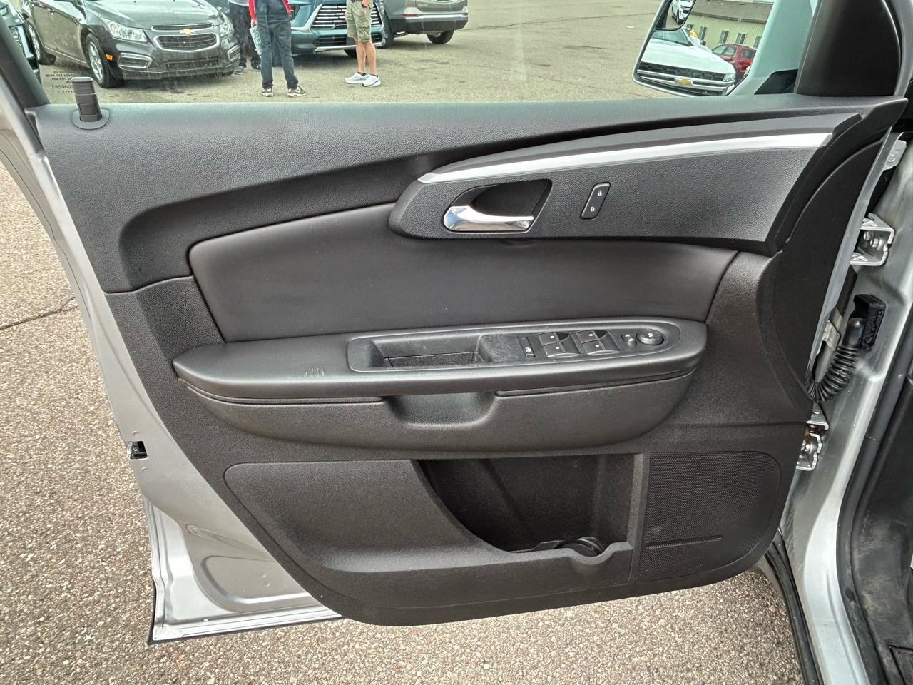 Used 2011 Chevrolet Traverse LT w/ Personal Connectivity Package FWD image 15