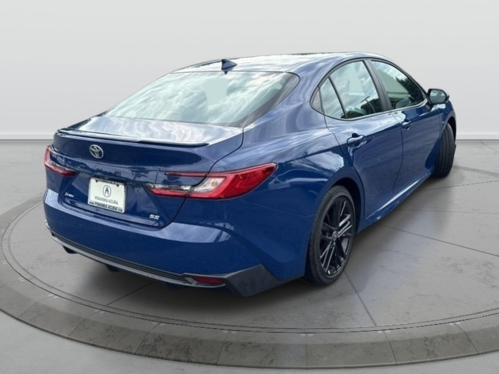 Used 2026 Toyota Camry SE FWD image 7