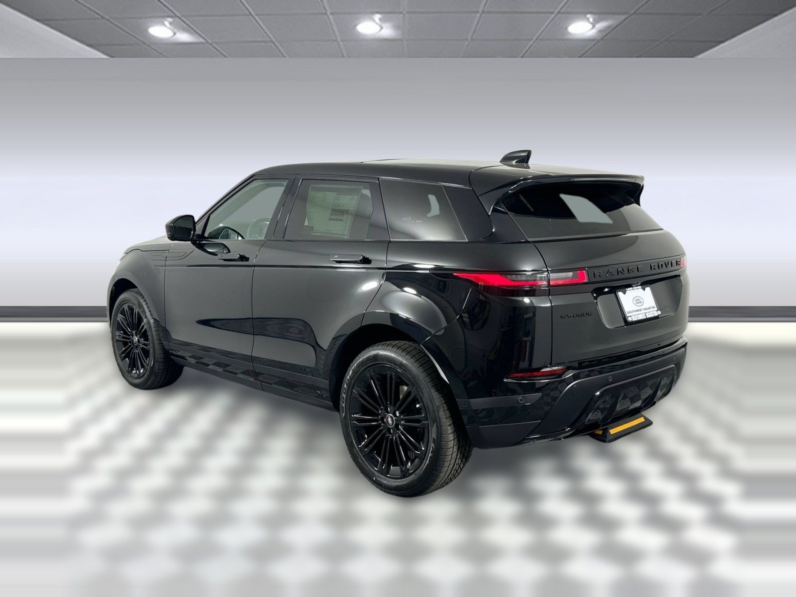 Used 2026 Land Rover Range Rover Evoque S AWD/4WD image 3