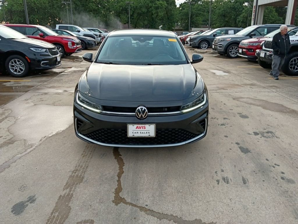 Used 2025 Volkswagen Jetta S image 5