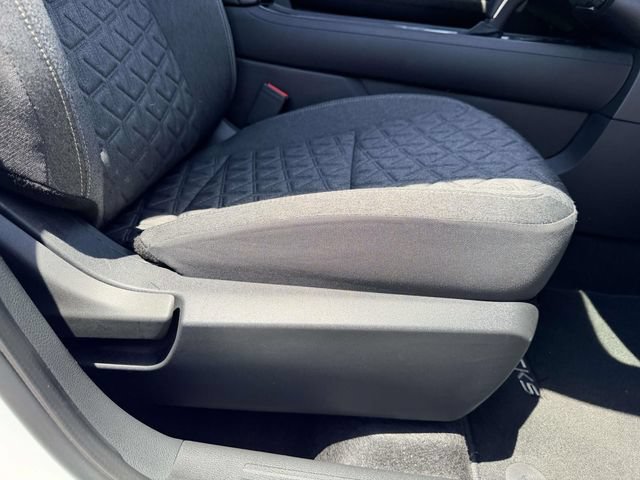 Certified 2025 Nissan Kicks SV FWD image 9