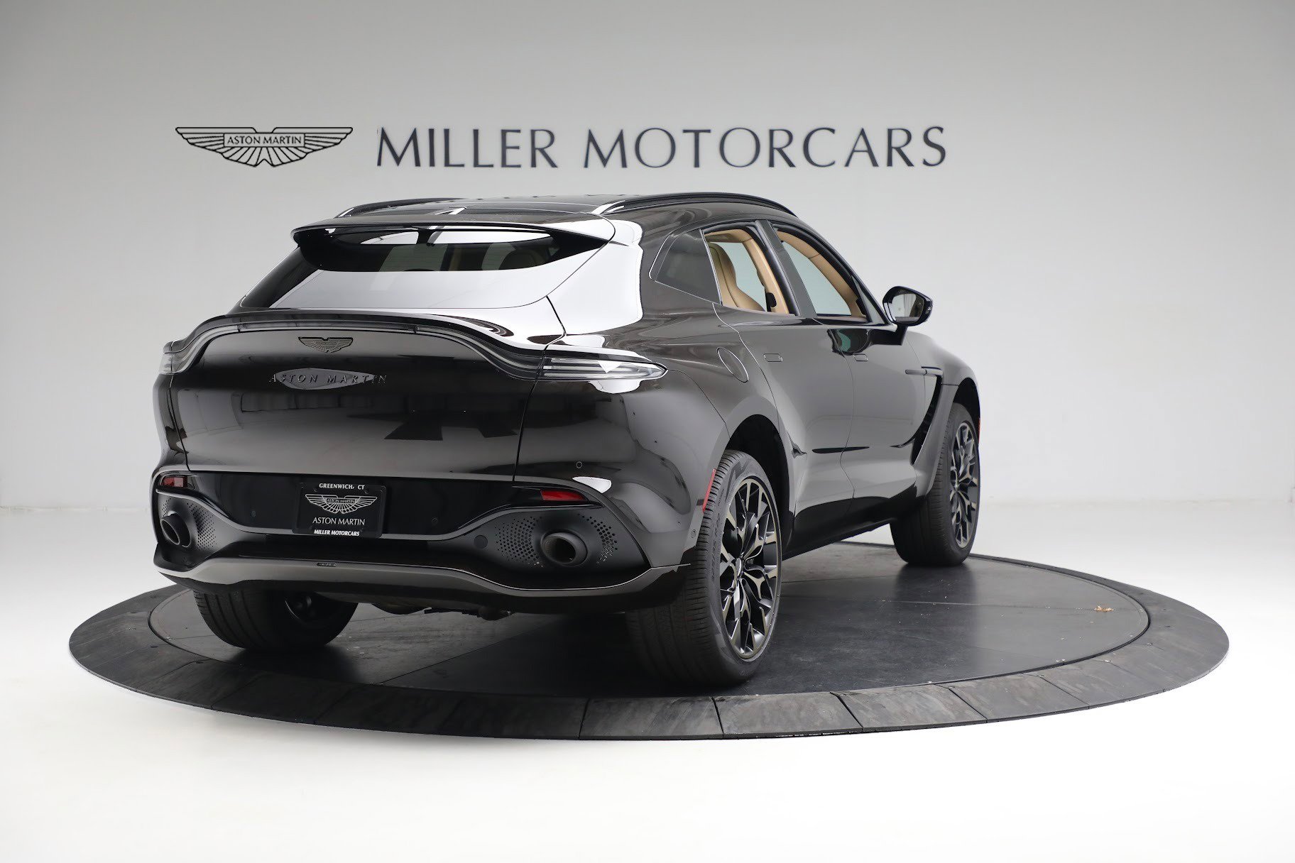 Used 2022 Aston Martin DBX AWD/4WD image 6
