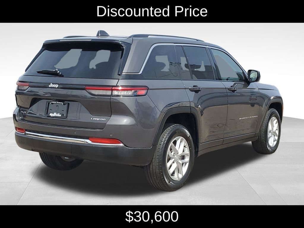 Used 2023 Jeep Grand Cherokee Laredo w/ Luxury Tech Group I AWD/4WD image 3