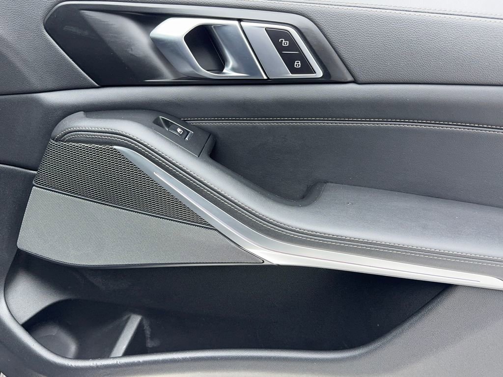 Used 2023 BMW X5 xDrive40i w/ M Sport Package image 47