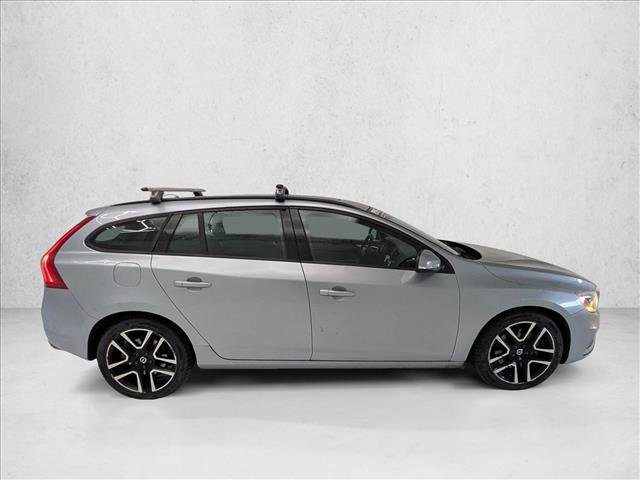 Used 2018 Volvo V60 T5 Dynamic w/ Vision Package image 4