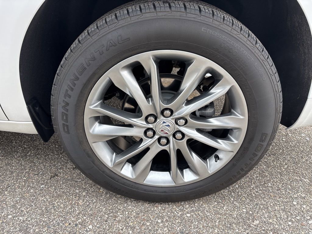 Certified 2024 Buick Enclave Avenir w/ Avenir Technology Package image 9