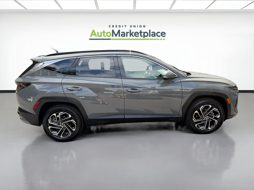 Used 2025 Hyundai Tucson Limited AWD/4WD image 8