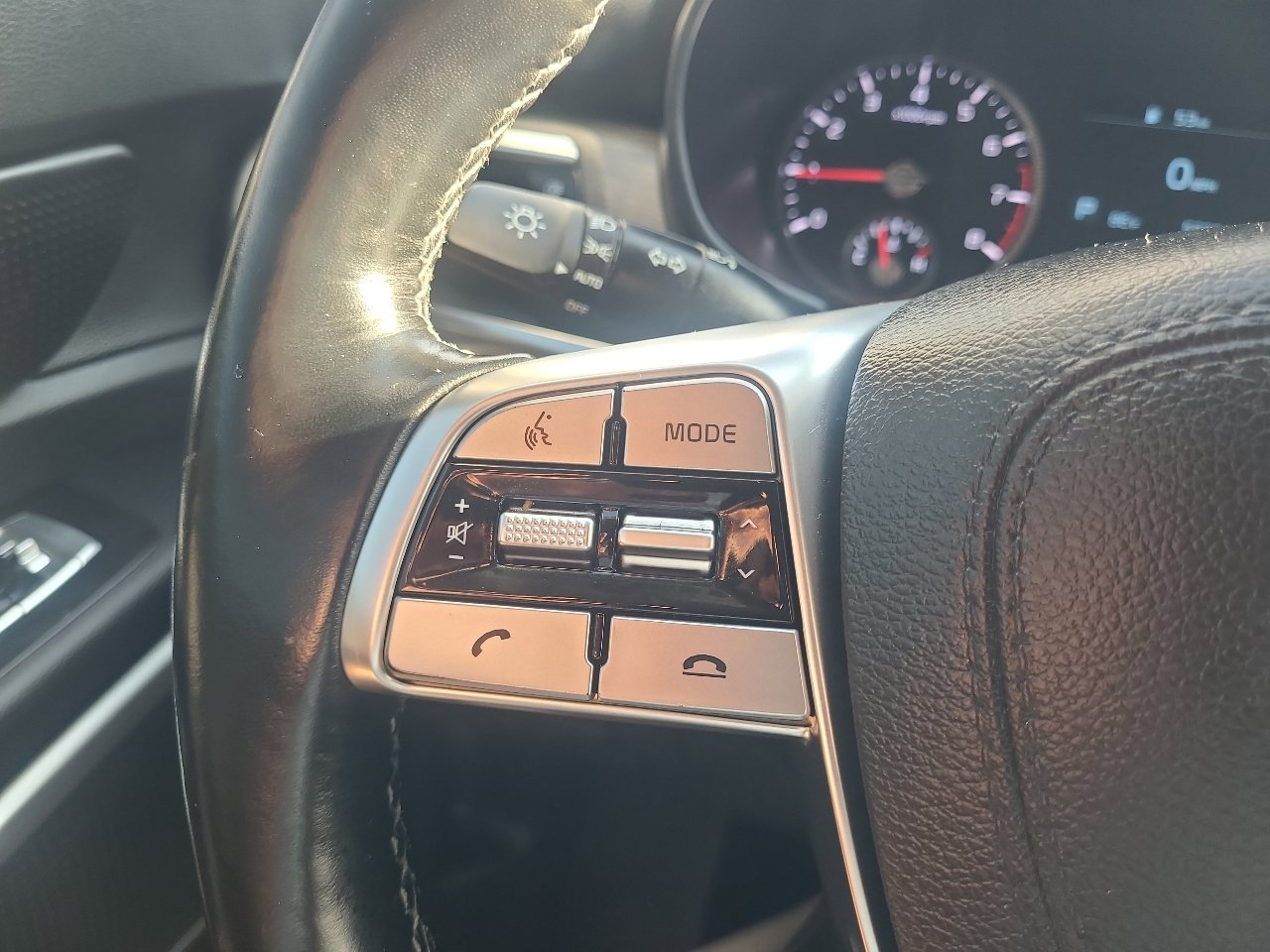 Used 2022 Kia Telluride EX w/ EX Premium Package image 18