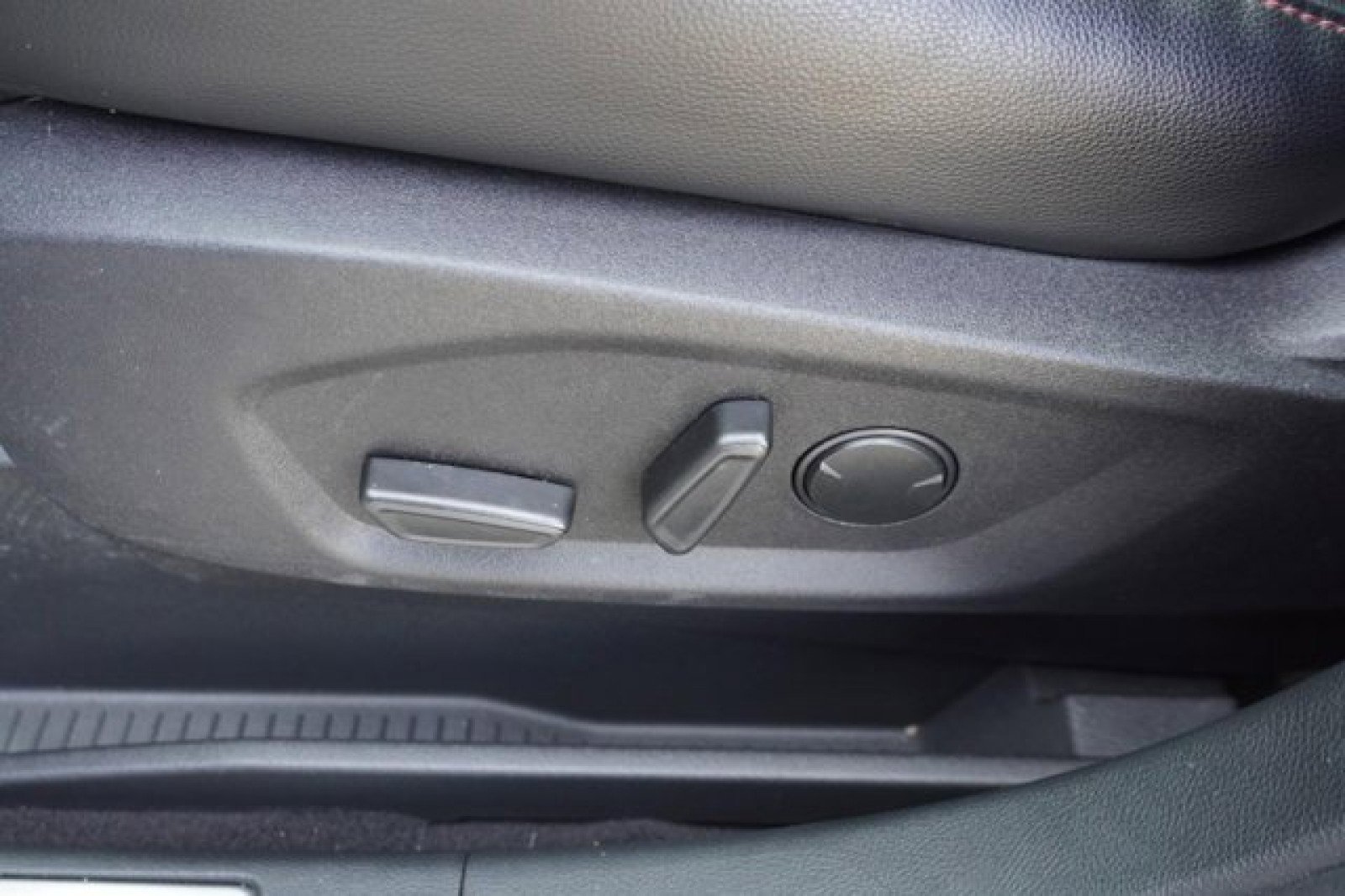 Used 2022 Ford Edge Titanium w/ Equipment Group 301A image 26