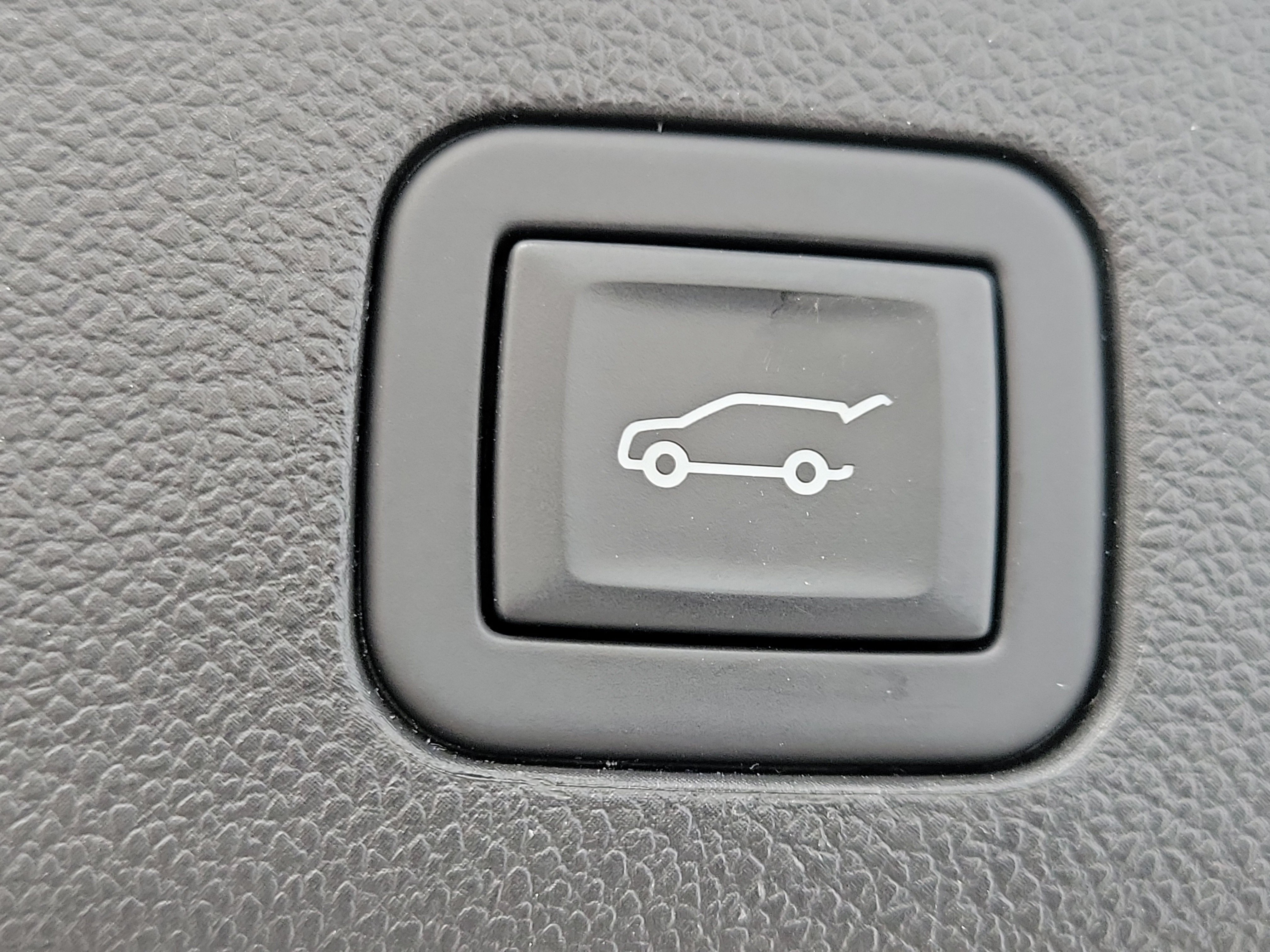 Used 2023 Chevrolet Suburban RST AWD/4WD image 10
