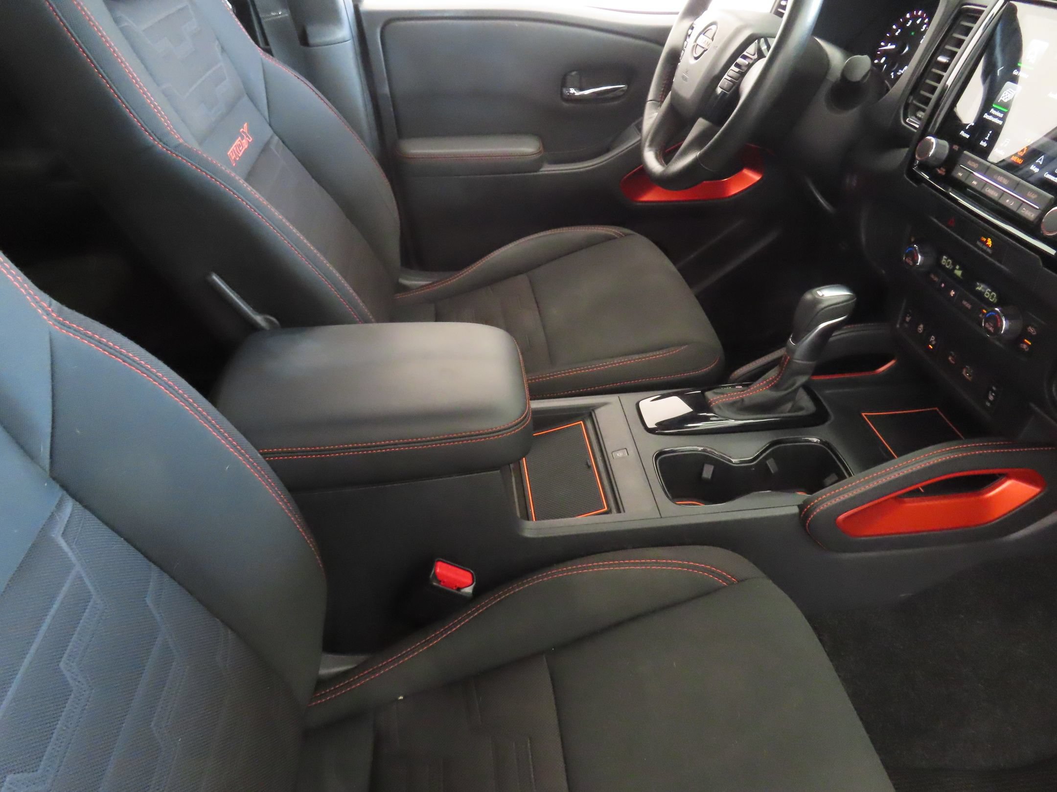 Used 2022 Nissan Frontier Pro-X RWD image 25