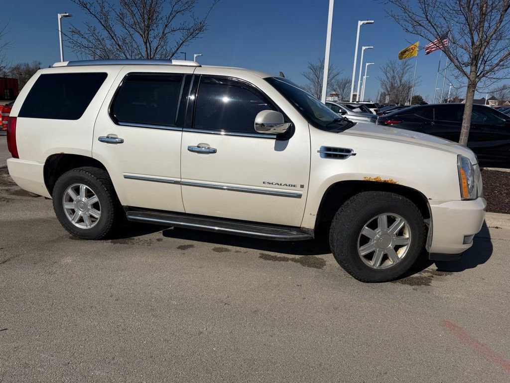 Used 2007 Cadillac Escalade AWD w/ Information Package image 4