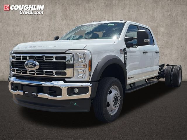 New 2026 Ford F550 4x4 Crew Cab image 3