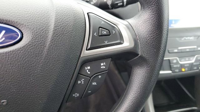 Used 2020 Ford Fusion SE image 11