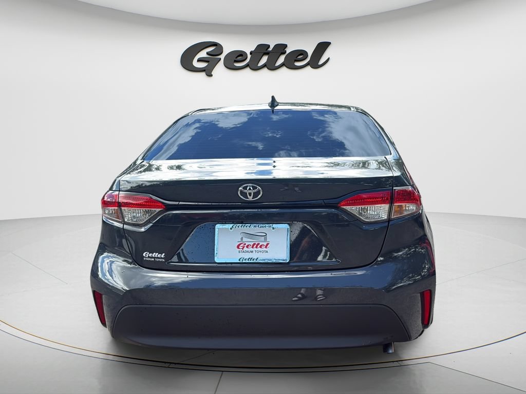 Used 2025 Toyota Corolla LE FWD image 6