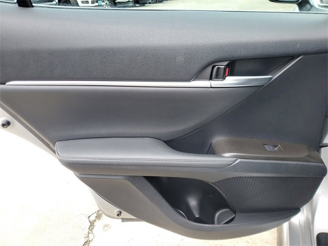 Used 2021 Toyota Camry XSE image 10
